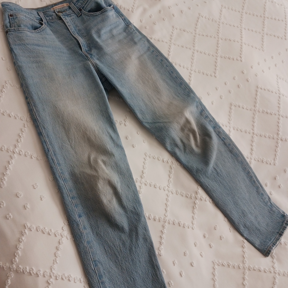 Levi's Women's High Rise Light Blue Jeans